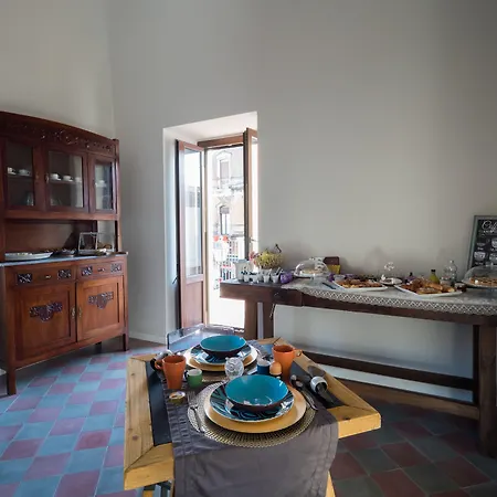 斯西拉密斯住宿加早餐旅馆 卡塔尼亚