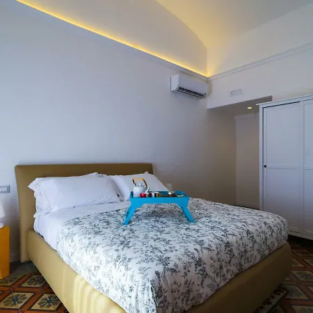 לינה וארוחת בוקר Sciara Larmisi קטאניה