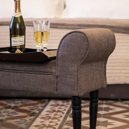 Alojamento de Acomodação e Pequeno-almoço Sciara Larmisi