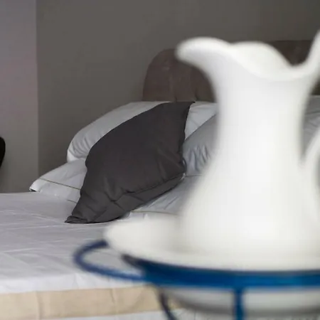 Bed & Breakfast Sciara Larmisi 4*