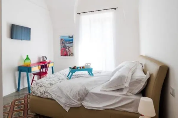 Bed & Breakfast Sciara Larmisi 4*